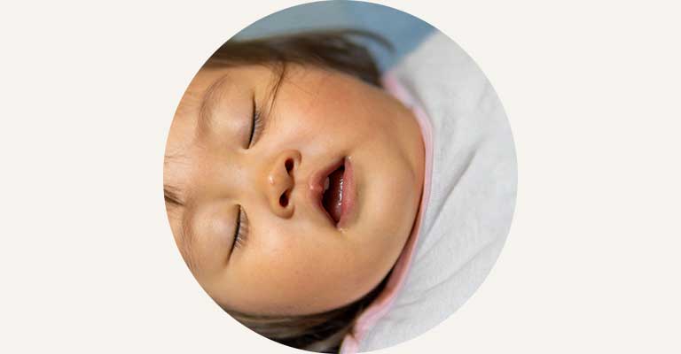 口呼吸する幼児